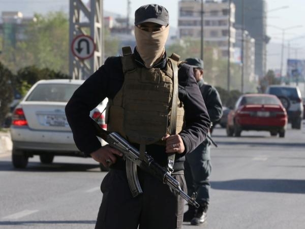انتحاري يستهدف قافلة لقوات الأمن الأفغانية