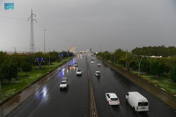 الأرصاد : أمطار غزيرة على الطائف حتى الثامنة مساء