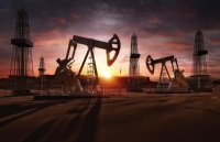 النفط ينتعش وسط مخاوف بشأن الطلب