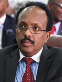 الرئيس الصومالي يتراجع عن تمديد فترة ولايته