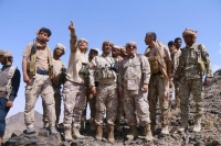 الجيش اليمني يضرب تجمعات للميليشيات غرب مأرب