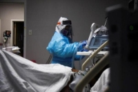 أمريكا تسجل نحو 5 آلاف إصابة و822 وفاة جديدة بكورونا