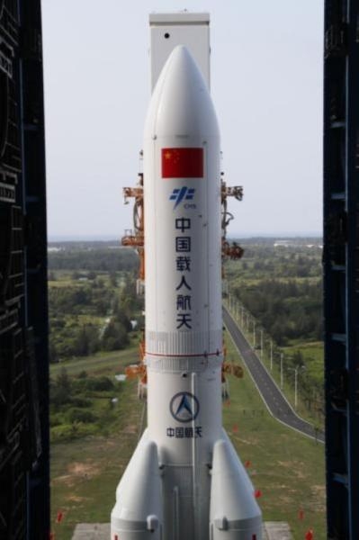 العالم ينتظر سقوط صاروخ صيني خارج عن السيطرة في الفضاء