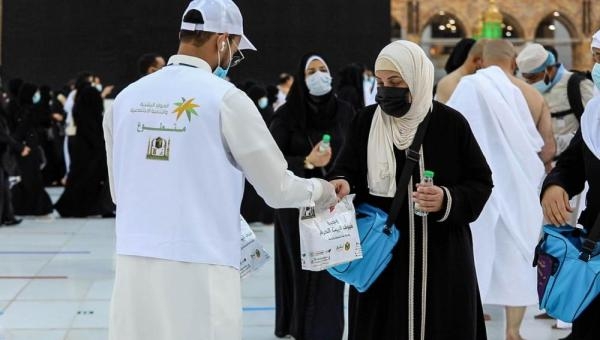 صور.. فعاليات تطوعية لخدمة ضيوف الرحمن في المسجد الحرام