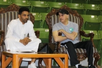الأحمدي يشيد بانضباطية لاعبي أخضر الصالات في معسكر الدمام
