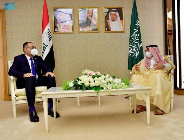 وزير الإعلام يبحث التعاون المشترك مع نظيره العراقي