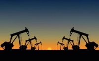 النفط يرتفع مع قرب تشغيل شبكة وقود في أمريكا