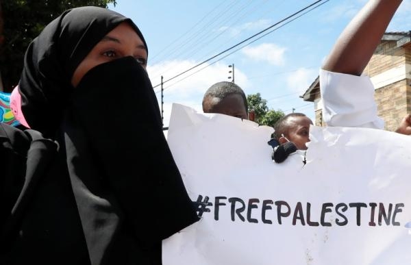 كينيا.. الشرطة تعتقل محتجين على القصف الإسرائيلي لغزة