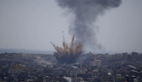 غزة تحت القصف.. ارتفاع الشهداء ونزوح جماعي ودمار للبنى التحتية