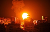 عشرات الغارات الجوية الإسرائيلية على غزة