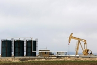النفط يواصل الارتفاع مع آمال التعافي الاقتصادي