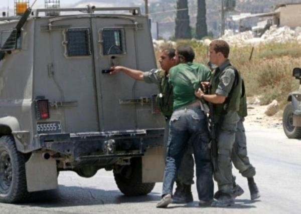 الاحتلال يعتقل 5 فلسطينيين في مواجهات غرب طولكرم