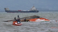 مقتل 5 وفقدان 3 في انقلاب قارب قبالة سومطرة الإندونيسية
