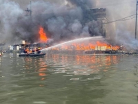 6 مصابون في انفجار بسفينة راسية في ميناء فلبيني
