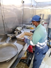 «جدة» ..مصادرة 20 طنا مواد غذائية وإغلاق 151 منشأة مخالفة