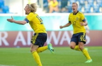 السويد تهزم سلوفاكيا وتشعل المجموعة الخامسة