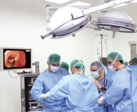 نجاح عملية تكميم معدة لمريض تجاوز وزنه 270 كجم بمستشفى د. سليمان الحبيب