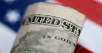 نزول الدولار في ظل ترقب لبيانات التضخم الأمريكي