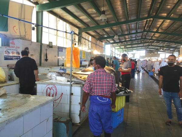 قفزة في أسعار الأسماك بـ«سوق القطيف»