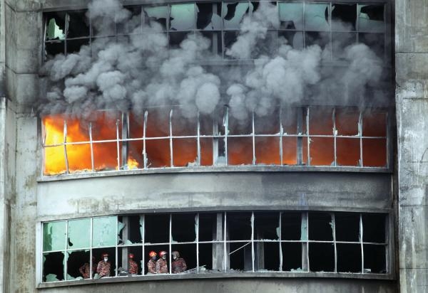 52 قتيلا في حريق مصنع أغذية