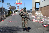 سجن رئيس جنوب أفريقيا السابق يؤجج أعمال العنف