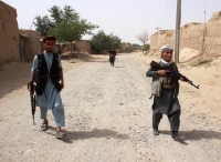 مقاتلون من «طالبان» يذوبون وسط الظلام بأرض المعركة