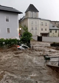 فيضانات تجتاح جنوب إيطاليا