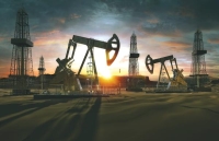 النفط يخسر دولارين بعد اتفاق أوبك+ على زيادة الإنتاج