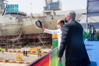 قائد القوات البحرية يرعى مراسم تعويم سفينة جلالة الملك «جازان»