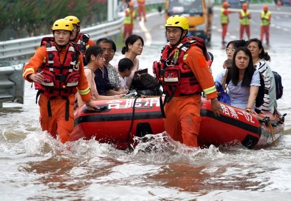 إعصار «إن-فا» يجلي 100 ألف شخص شرق الصين
