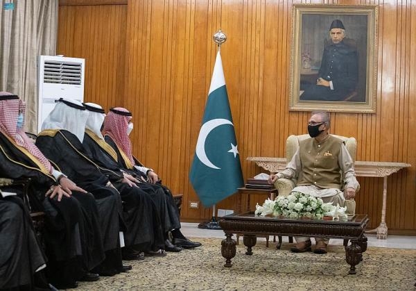 رئيس باكستان يستقبل وزير الخارجية ويشيد بنجاح موسم الحج