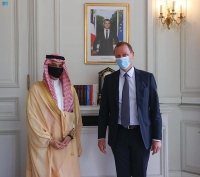وزير الخارجية  يبحث مستجدات الأحداث مع مستشار الرئيس الفرنسي 