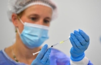 تطعيم آلاف السكان من أحد أكبر أحياء دي جانيرو ضد كورونا