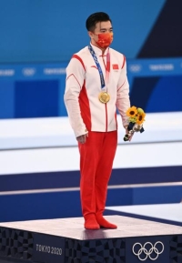الصيني ليو يانج يتوج بذهبية مسابقة جهاز الحلق