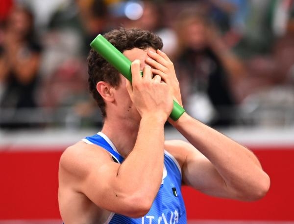 إيطاليا تفوز بذهبية سباق التتابع أربعة في 100 متر للرجال