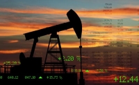 النفط يعوض بعض خسائره.. لكن المستثمرين يترقبون تدخل «أوبك بلس»