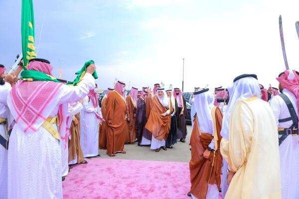 نيابة عن ولي العهد.. أمير مكة يشهد الحفل الختامي لـ «مهرجان الهجن»