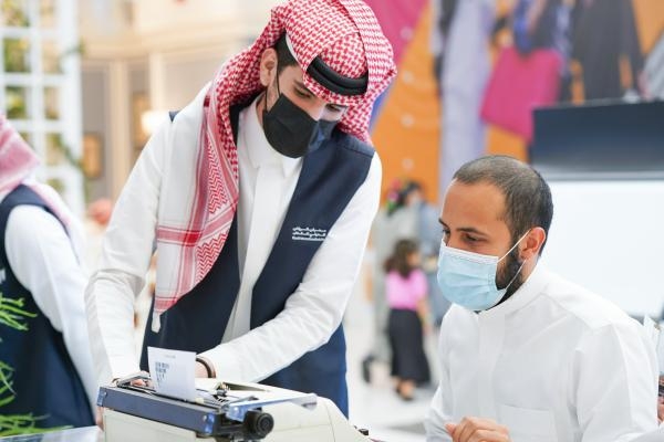 منصات تسويقية لـ «كتاب الرياض» في المراكز التجارية