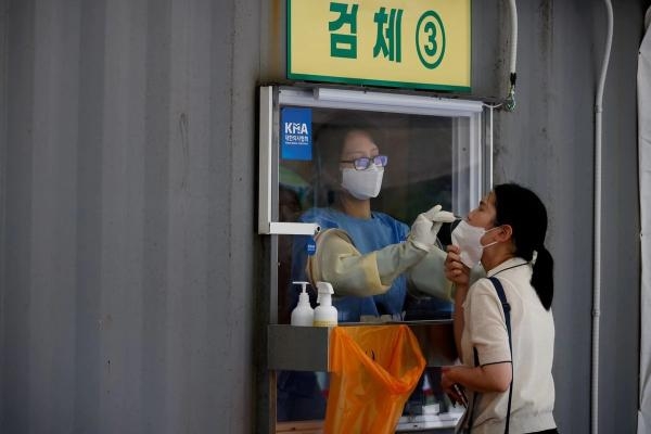 كوريا الجنوبية تسجل 2080 إصابة جديدة بكورونا
