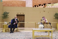 نائب وزير الخارجية يستقبل «حسين» و«المر»