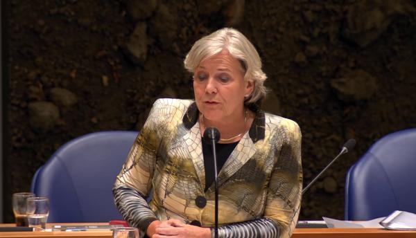 الثانية.. وزيرة الدفاع الهولندية تعلن الاستقالة من منصبها
