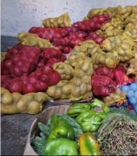 في حملة ميدانية..مصادرة 2 طن فواكه وخضروات بمكة