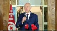 الرئيس التونسي يلوح للمنتقدين بالعصا: ملتزمون بالدستور