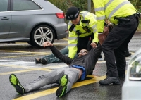 الشرطة البريطانية تقبض على 53 شخصًا في احتجاجات 