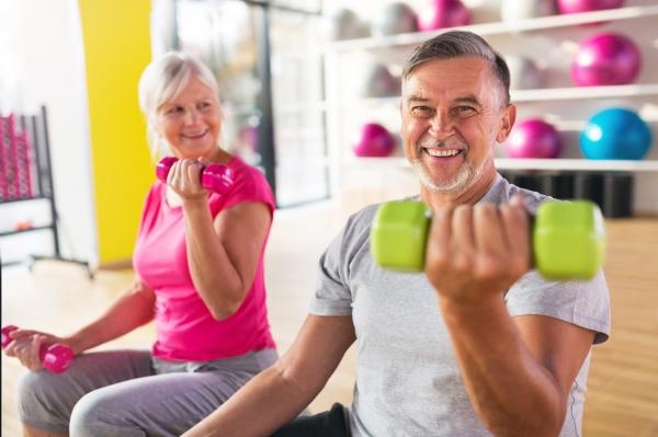 التقدم في العمر لا يبطئ معدل حرق الدهون بالجسم