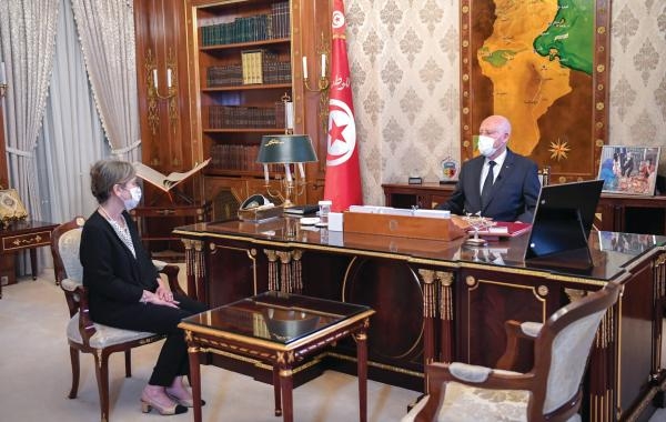 الرئيس التونسي يمضي بعملية الإصلاح ويختار سيدة لرئاسة الحكومة