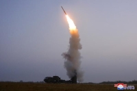 كوريا الشمالية تجري تجربة على صاروخ جديد مضاد للطائرات