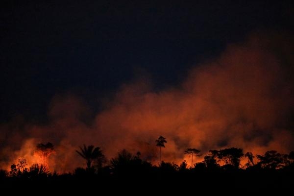 احتراق عشرات المنازل بساحل هندوراس جراء «شمعة»