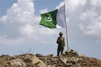 الجيش الباكستاني يقتل إرهابياً مطلوباً شمال غرب البلاد