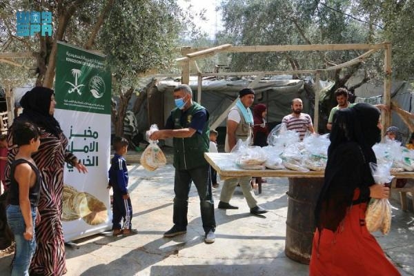 باستفادة 50 ألف.. مركز الملك سلمان يواصل مساعدات الخبز في لبنان